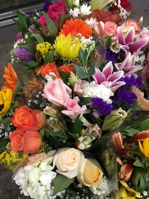 Fresh Cut Flowers Designer Choice